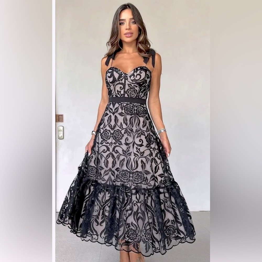 Elegant Black Floral Lace Dress